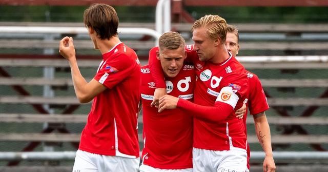 体育NBA：詹姆斯因伤退场 湖人101-104不敌快船遭遇四连败