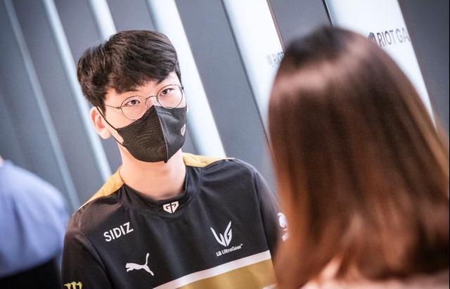 [德甲]三连胜领跑！拜仁5-0大胜汉堡凯恩2射1传