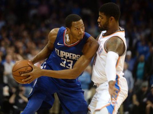 NBA选秀前三顺位最强之争：詹姆斯状元无悬念，探花乔丹秒杀全场！榜眼位置至今争论不休